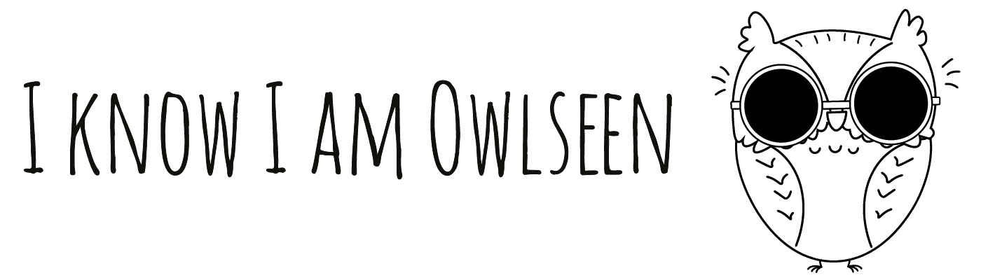 Ordsproget "at være ugleset", hvor der er en tegning af en ugle med solbriller. Talemåden ugleset er skrevet på engelsk som "I am owlseen".